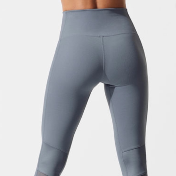 ALOYOGA HIGH WAIST MOTO LEGGING CONCRETE GLOSSY - Picture 4 of 6